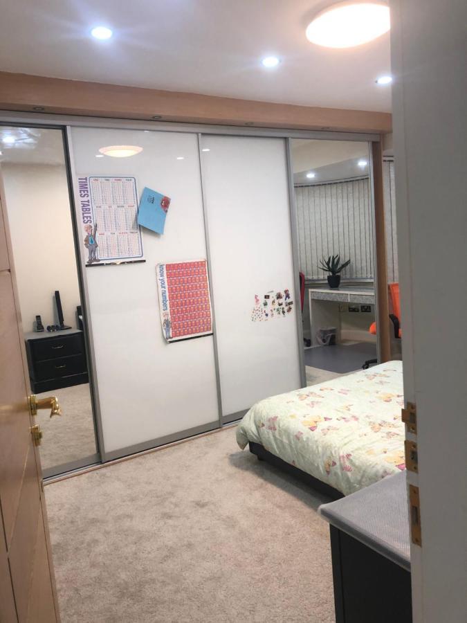 Lyndon B&B Солихъл Екстериор снимка