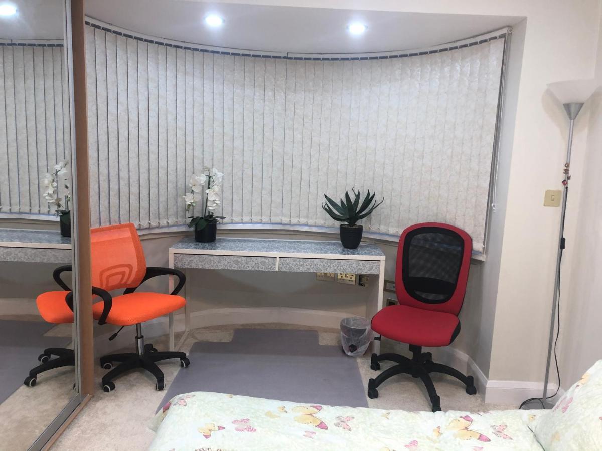 Lyndon B&B Солихъл Екстериор снимка