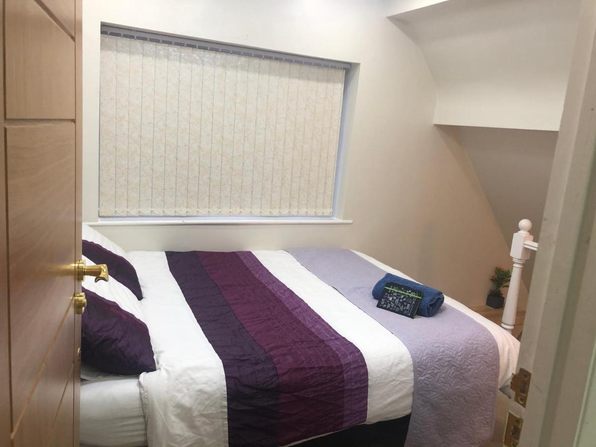 Lyndon B&B Солихъл Екстериор снимка