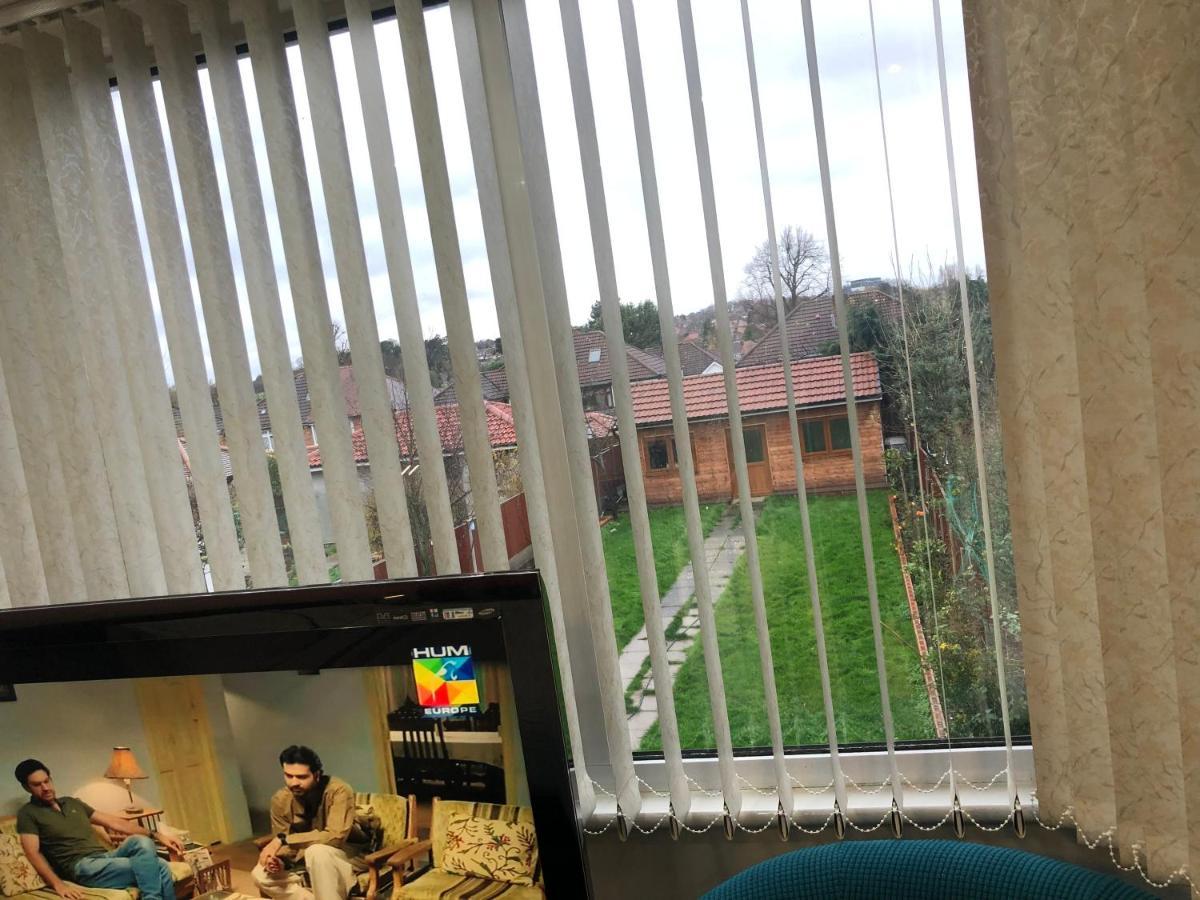 Lyndon B&B Солихъл Екстериор снимка