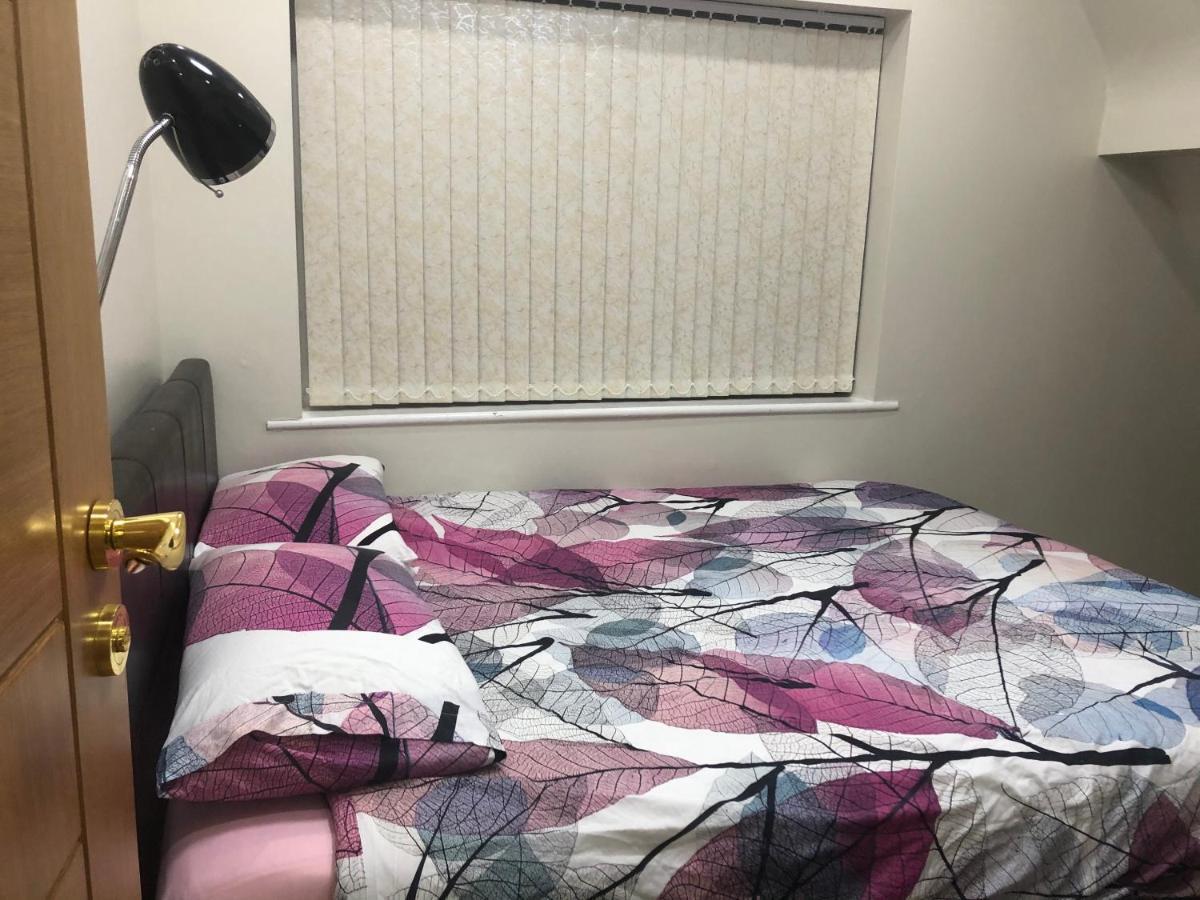 Lyndon B&B Солихъл Екстериор снимка